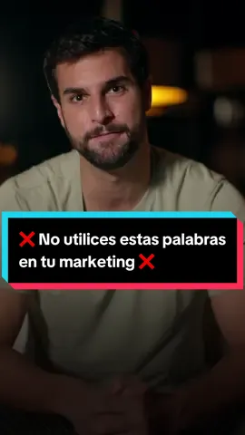 Elige con inteligencia las palabras en tu marketing. Usar el lenguaje correcto puede transformar la forma en que las personas perciben el valor de lo que ofreces.  #marketing #marketingdigital #negocios #emprendimiento 