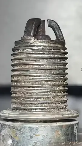 Making threads#cncmachining #cnctools #carbide #cnc #carbidetools #cncmachinetool #cnclathe #cnccuttingtools 