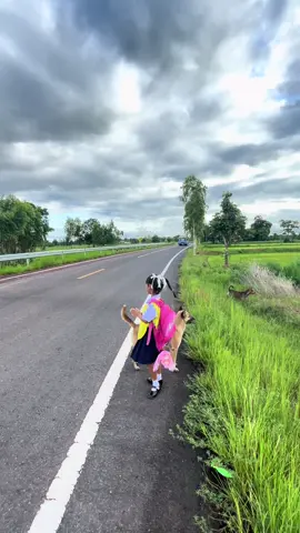 Good morning 🥰 ถึงเวลาไปโรงเรียนแล้วจ้า👧🏻🐕 #ทาสหมา 