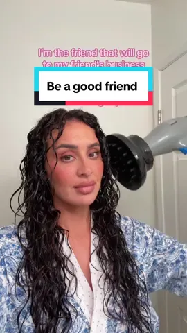 You know who you are 😉 #beingagoodperson #diffusingcurls #wastingtime #curlyhairroutine #hairroutine 