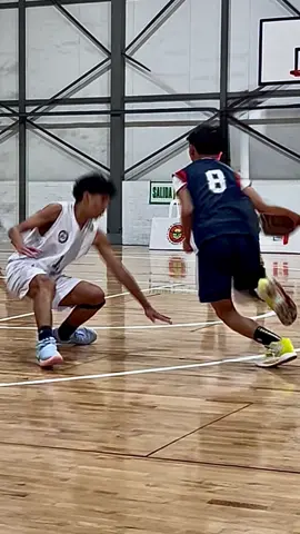 ANKLE BREAKER!!! #basketball #anklebreaker #caida  @Real Amistad 