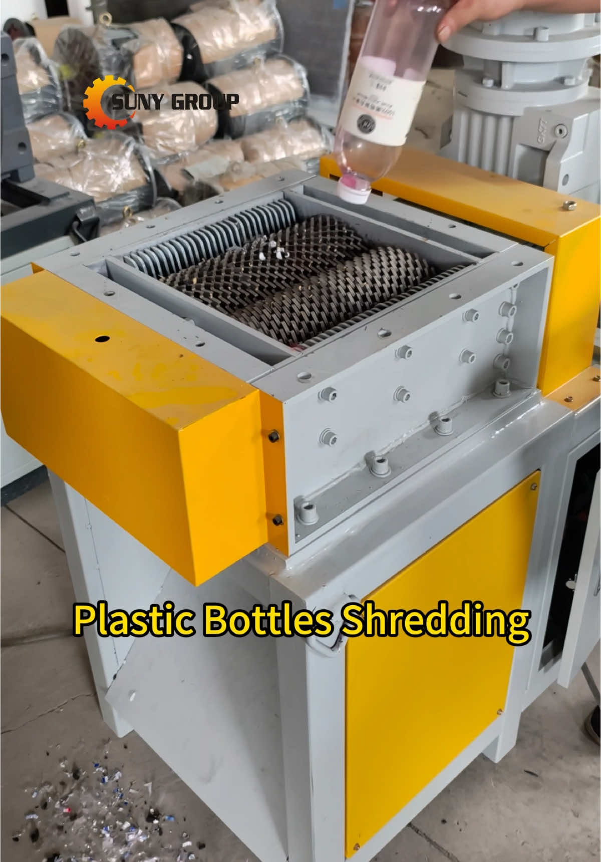 Mini double shaft shredder shredding plastic bottles | Efficient and uniform shredding #greentechnology #wastemanagement #doubleshaftshredder #shredder #plasticshredder #recyclingmachine 