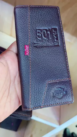 Levi’s Wallet #Shweevefashion #fypシ゚ #KoMinTikatok #MyanmarFashion #fashiontiktok #HighQuality #ရှယ် #ကန်တော်လေး #ကိုမင်း #၀၉၄၂၁၀၈၀၈၀၅ #သားရေအစစ် 