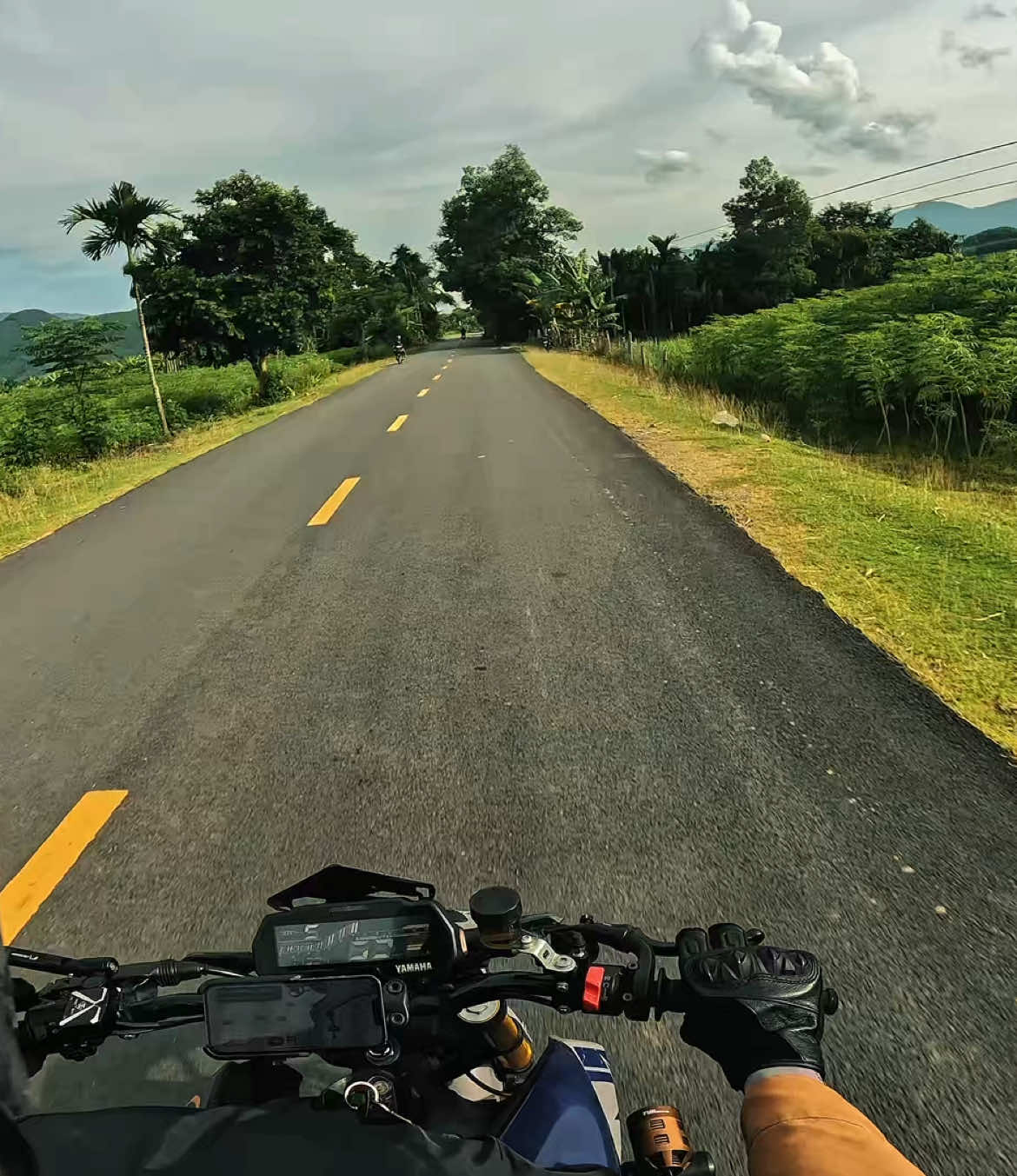 Âm thanh gốc mt15 #thichdiphuot #phuot #mt15 #mt15lover #mt15modified #tour #yamaha #CapCut #cinematic 