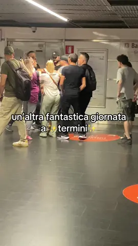 la metro e le sue sorprese #Roma #metro #termini #fyp #neiperteee 