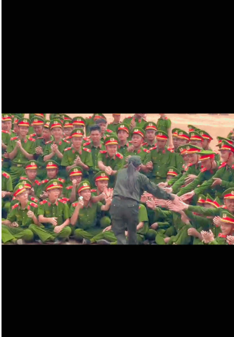 Nguyện Thề Vì Bình Yên được thể hiện cùng các khối đứng CAND - CAND & ANND tại Yên Bái… #viettiepcauchuyenhoabinh #nguyenthevibinhyen #nguyenvanchung #nguyenduyenquynh #k02 #k02_cscđ #a80 #cachmangthang8 #2thang9 #bocongan #xuhuong #trending #viral 