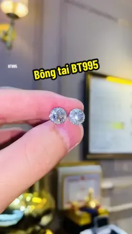 Bông tai halo đính kim cương thiên nhiên VVS+ viên chủ 5.4mm kiểm định quốc tế #GIA #TamLuxury #tamluxurydiamondjewelry #trangsuc #kimcuong #bongtai 