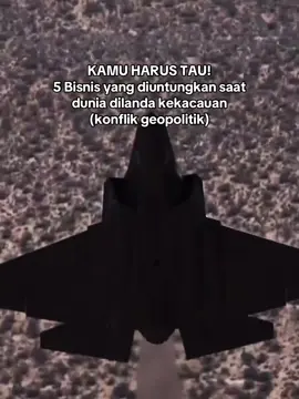 Bisnis yang Untung Saat Dunia Kacau 🤯😲 Dunia boleh chaos, tapi beberapa bisnis justru cuan besar saat perang meledak… 🔥 Siapa mereka? 1.	Industri Senjata – Jualan rudal, tank, dan jet tempur. Makin banyak konflik, makin banyak kontrak 💰 2.	Minyak & Gas – Harga naik gila-gilaan saat pasokan dunia terganggu. 3.	Konstruksi & Logistik – Setelah perang, siapa yang bangun ulang kota-kota yang hancur? 4.   Farmasi & Medis – Darurat medis? Butuh obat, alat, dan tenaga medis non-stop. 5.	Trading – Volatilitas pasar = peluang profit besar! ✨ Trader yang paham geopolitik bisa cuan dari: ▫️ Emas naik (XAUUSD) ▫️ Minyak melonjak (WTI) ▫️ Mata uang melemah  💡 Perang adalah bencana… tapi bagi sebagian, itu adalah bisnis besar. #geopolitics #perang #bisnis #trader #investor #worldwar3 