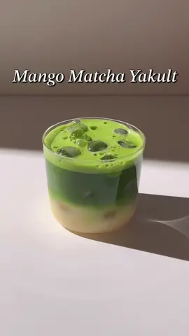 Mango Matcha Yakult🥭💚 Bahan - bahan / Ingredients: 4 g matcha powder 50 ml air panas / hot water 1x yakult rasa mangga (mango flavored) Ices #homecafe #homecafeindonesia #Recipe #aesthetic #EasyRecipe #fyp #matcha #matchalatte #yakult #mango 