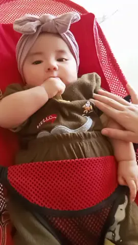 bayi 2 bulan seneng emut tangan😅😂.. #bayi2bulanbisaapa #bayigemess #fyppppppppppppppppppppppp 