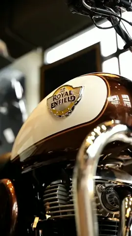 Warna baru dari Royal Enfield Classic 350 perpaduan warna coklat dan sentuhan putih yang elegant Classic 350 Medalion Bronze 🤘 cash & kredit promo free acceccoris & cashback hub Sincan Royal Enfield - 081214992124 #royalenfield #promoroyalenfield #royalenfieldmurah #rebandung #royalenfieldbandung #royalenfieldtasikmalaya #royalenfieldgarut #royalenfieldcirebon #royalenfieldsukabumi #royalenfieldcianjur