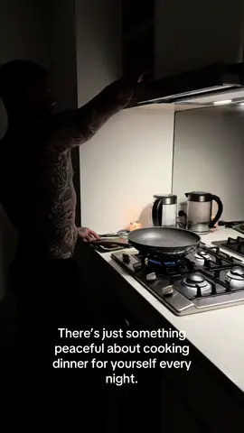 It’s the simple things, like learning how to cook 💆🏼‍♂️ #food #fyp #cook #dinner #Love #motivation #bodybuilding #tattoos #gymmotivation #onlinecoaching 