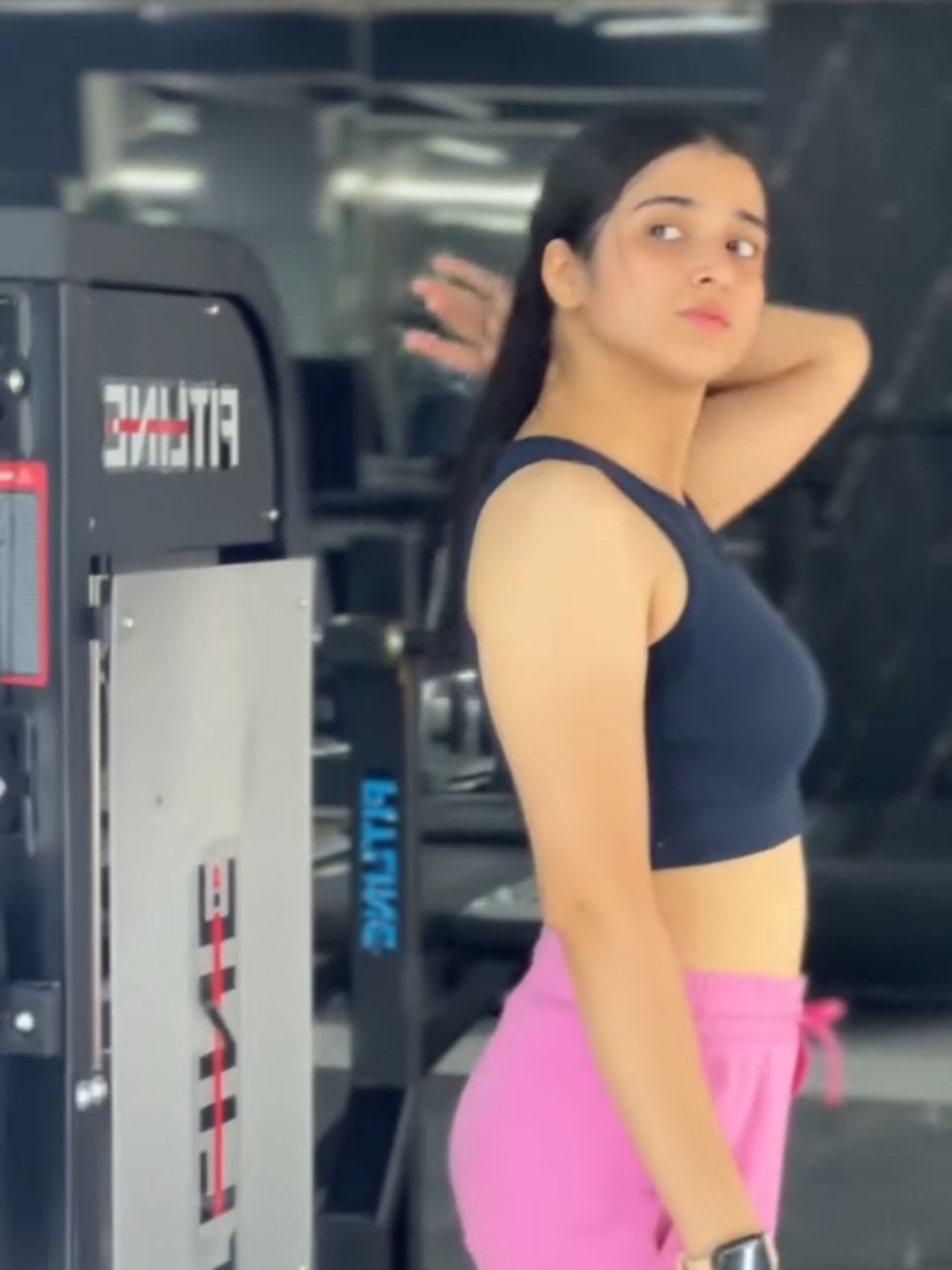 Guess who's back, back again😈 ...  more#vir ##gym #gymgirl #instagood #trending  #viralvideos #viralreels #girl #gymrat  #fitnessjourney #fitnessmodel #workout  #fitfam #fitspo #fyp #cute #vir #1millionaudition #100k 