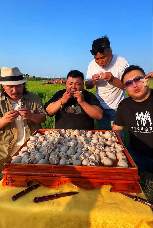 Cooking meat with mountain spring water is particularly delicious.#food #eating #Foodie #fyp #foryou #mukbang #cuisine #lamb #bone #watermelon 
