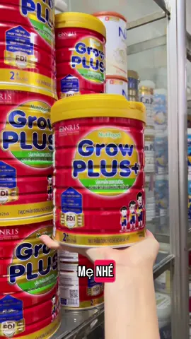 GrowPLUS+ Đỏ 900g – Nutifood ✨ Ưu điểm nổi bật: 	•	Năng lượng ~90kcal/100ml – cao hơn nhiều dòng sữa công thức thông thường 	•	Phù hợp cho bé nhẹ cân, thấp còi, ăn uống kém 	•	Chất béo MCT – dễ tiêu hoá, không gây no lâu 	•	Lợi khuẩn BB-12 & chất xơ FOS – hỗ trợ tiêu hoá, hấp thu tốt 	•	Bổ sung DHA, Cholin, Taurin – hỗ trợ phát triển trí não và chiều cao#growplus #growplusdo #growplusđỏ #growplusnutifood #nutifood #growplusphasan 