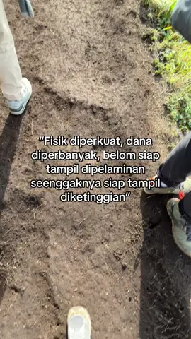 Masa muda hanya datang 1 kali, jadi kita buat masa muda ini dengan indah sebelum kita beralih ke masa berikutnya #pendakigunung #merbabu #merbabuviasuwanting #merbabuviaselo #fyp 
