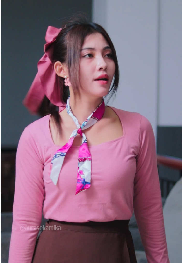 Ada-ada aja cobaan jadi caddy girl. @Suneeday Creative  #SerialTikTok #TikTokTainment #TikTokSeries #TikTokSeriesFuture #drama #aurasekartika #suneedaycreative #dramatiktok #viraltiktok #kehidupan #kerja #senior #caddy #golf #olahraga 