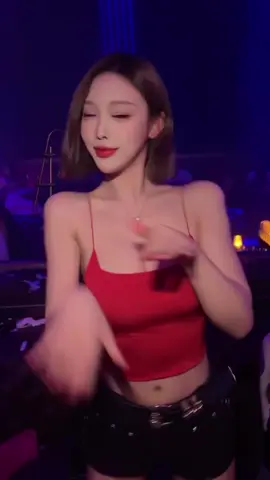 DJ dance, beautiful. Dance at bar. Light up the night. #dj #mc #dance #beauty