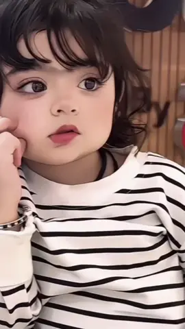 شیرینی‌اش فقط در آهنگ نیس… خودش شیرین‌تر از آهنگ است 😍🍬 دلت آرام میشه از دیدنش؟ ❤️ نظر تانه بنویسین 👇👇 #ش#شیرین #ق#قندولک #د#دخترک #ا#افغانستان #ک#کابل   #ز#زیبایی   #طفلانه