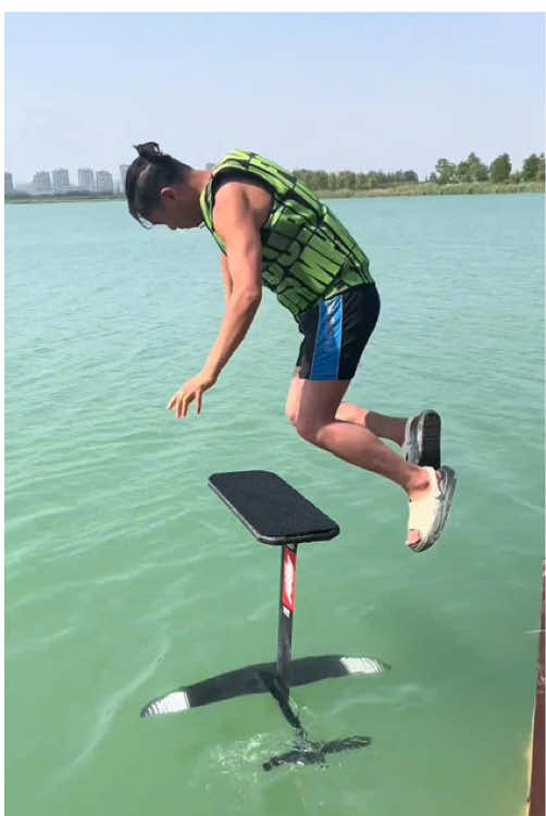 Funny hydrofoil fail#foiling #hydrofoiling #foilpumping #wingfoil #wingfoiling