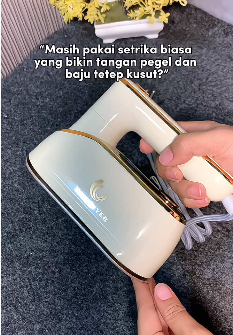 “Baru colok sebentar, uapnya udah keluar banyak banget! Ini sih solusi buat yang pengen setrika cepat tanpa ribet. HAN RIVER ini panasnya super kilat, tinggal nyalain, langsung bisa pakai!” #setrika #setrika2in1 #setrikauap #setrikapraktis #setrikamini #setrikabaju 