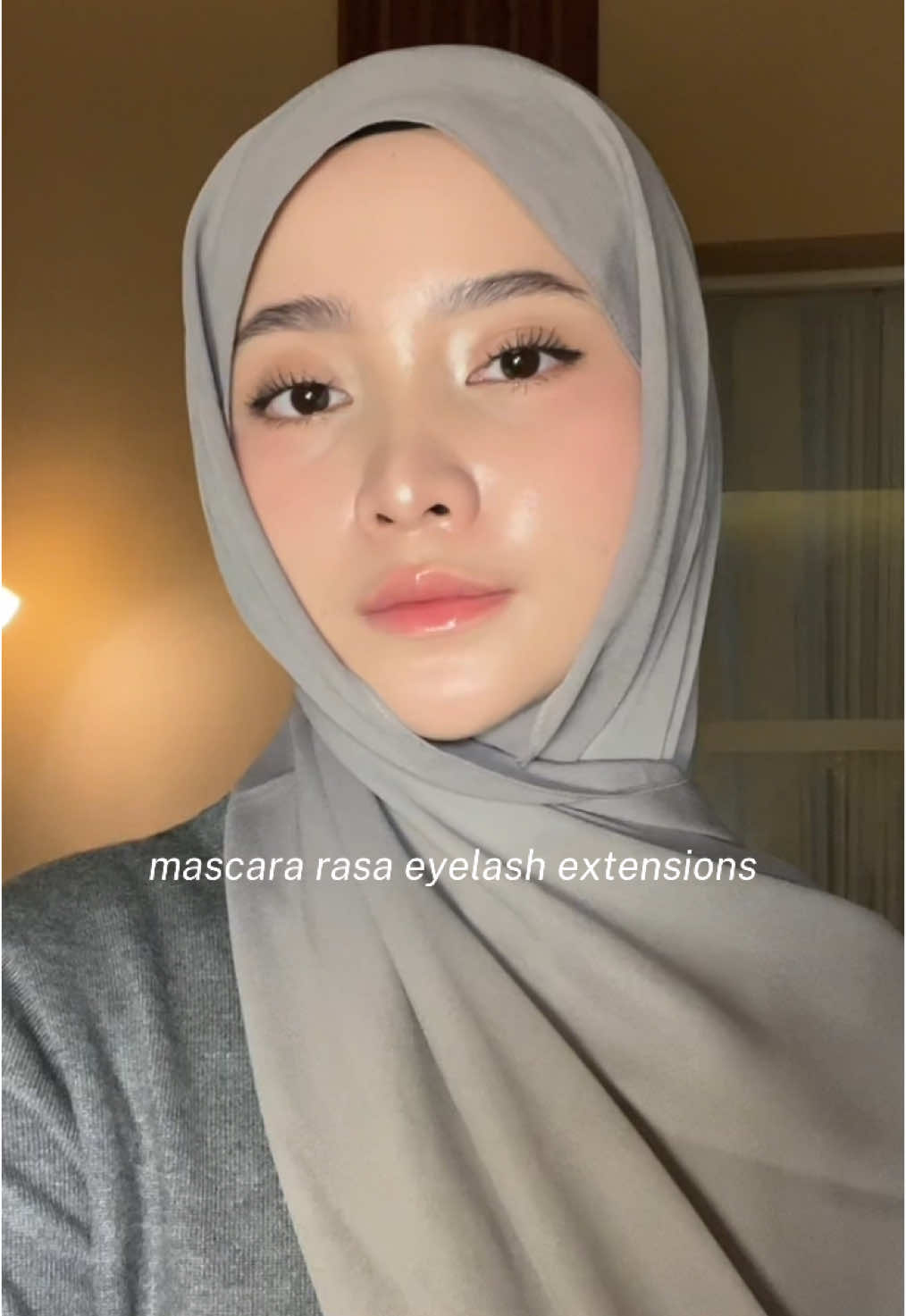 Cuma pake mascara ini bulu mata bisa tahan seharian + lentik seharian + no clumpyyyy!!! BAGUS BGT
