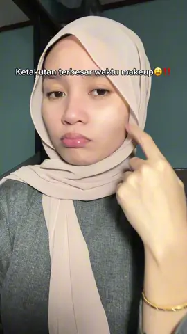 Skin prep tu ngaruh bgt, aku jarang skin prep berlayer-layer takut longsor dikulit ku yg oil, jadi sunscreen aja cukup buat aku 🙌🏻😭