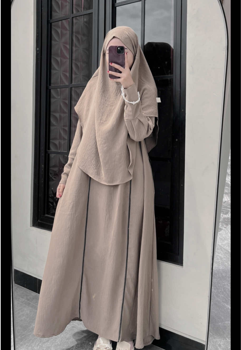 Satu set abaya yg cantik masyaAllah ✨             #outfitideas #outfitinspo #Abaya #livephoto #abayastyle #muslimahfashion #outfitoftheday