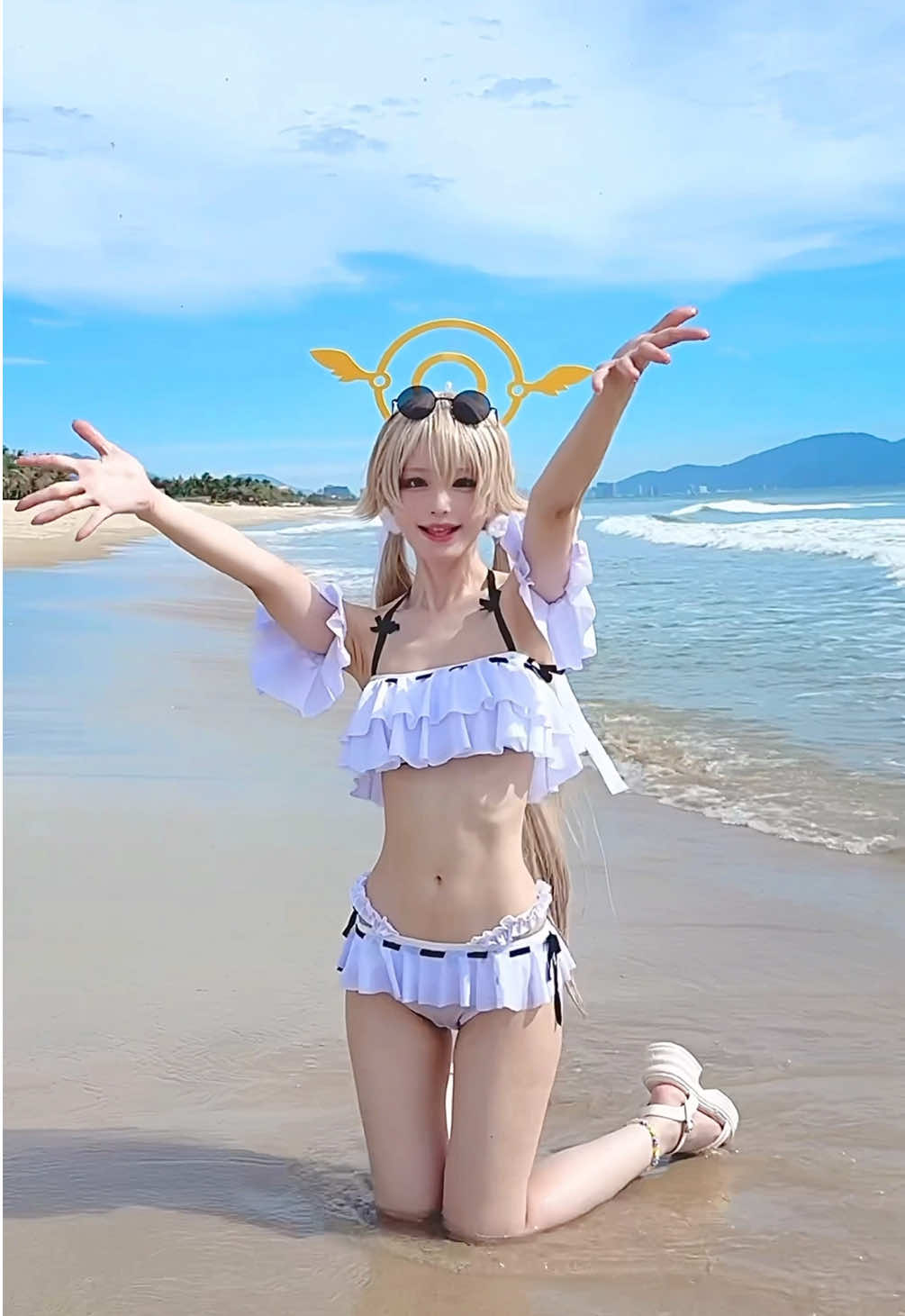 リゾートビーチで水着ヒフミのロケ撮影をしました🏖️🐥🤍 #コスプレ #コスプレイヤー #ブルーアーカイブ #ブルアカ #bluearchive 