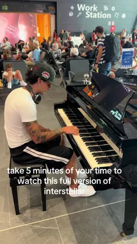I reposted this video because I was nostalgic for that moment ✨ #interstellar #piano #pianotok #rome #emotional #cry #foru #perte #forupage #fyp @Hans Zimmer 🙏