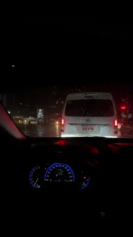 Rainy weather + old music #fyp #viral #oldsong #toyotacorolla #corollaaltis #carsoftiktok 