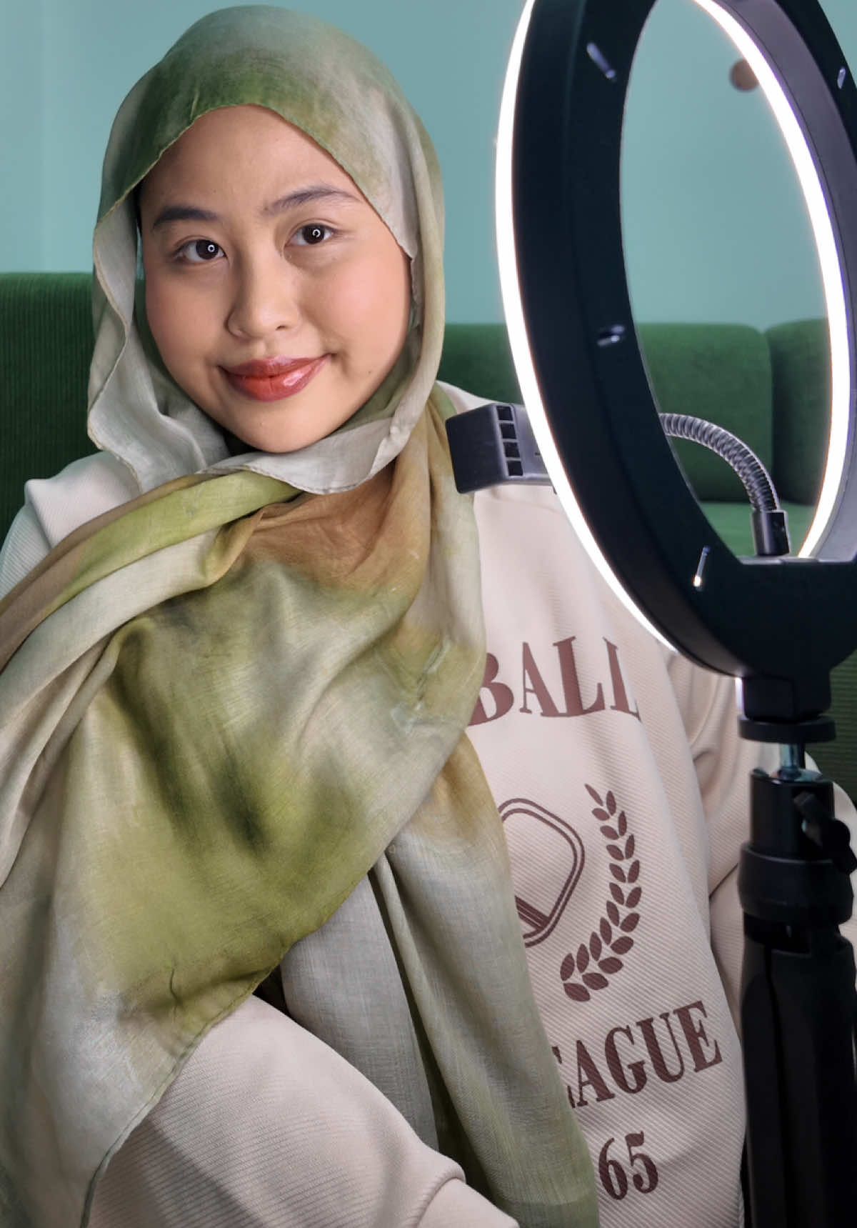 Dah takyah kejar lighting dah! Pakai lampu ni jeee 😮‍💨 #lampu #ringlight #lampu #fypmalaysia🇲🇾 #fyppppppppppppppppppppppp 