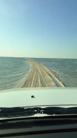 الهوى شرقي ♥️♥️ #creatorsearchinsights #fyp #viral #foryou #sea #offroad #البحر #تصويري #جزيرة #محمد_عبده #البحرين #28yearslater 