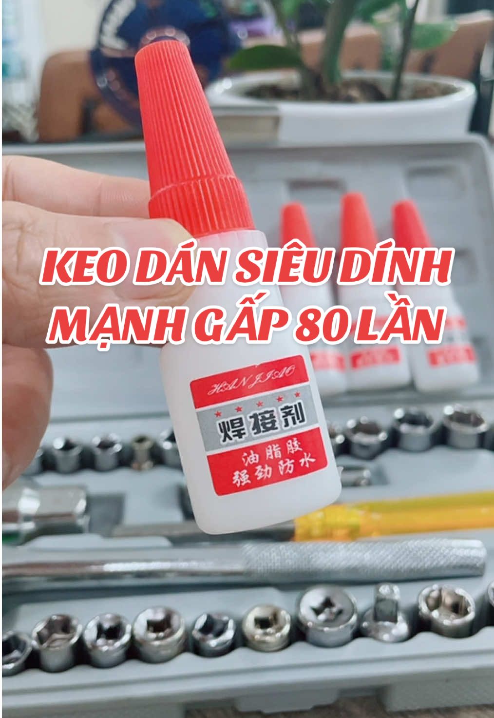 Keo dán siêu dính đa năng mạnh gấp 80 lần các loại keo thường, dán được mọi vật liệu từ gỗ, nhựa, gốm sứ, cho đến sắt thép #taphoahaingo #tiktokvideo #fyp #fypage #trending 
