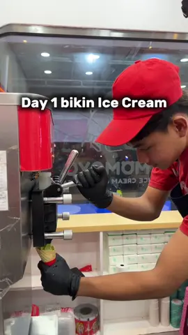 Duh gimana yaa iniii🙂‍↔️😓#fyp #momoyosemper #momoyoicecream #kontenkaryawan #viral #viralvideo 