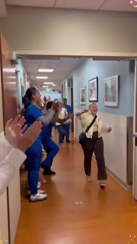 What an emotional moment ❤️#cancer#cancersurvivor#ringthebell#emotional#cancer#beatcancer#Love