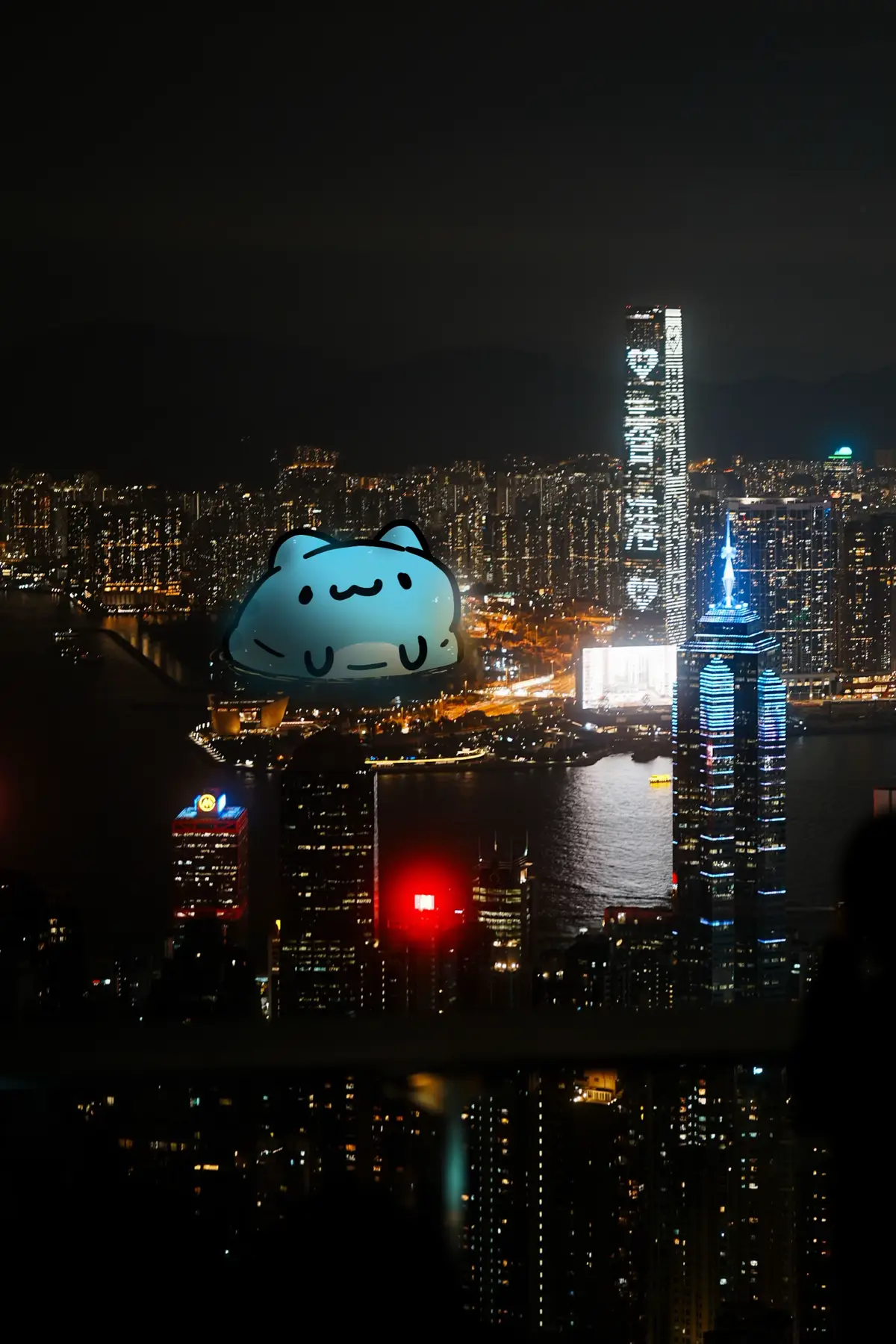 The night view is beautiful, I love the food here😍 #咖波 #capoo #カプー #hongkong 