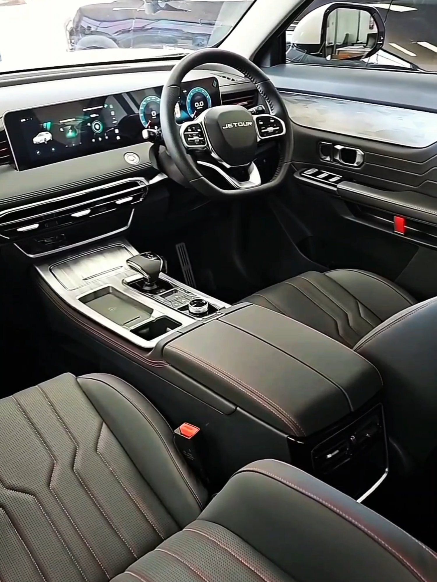 Take a closer look at the Jetour Dashing's stylish interior... 🔥 @jetoursouthafrica #jetour #jetourjourney #jetoursouthafrica #dashing #DriveYourFuture #stylish #interior
