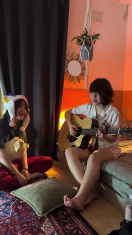 花風って曲です！ 平和な日々が続きますように！ #慰霊の日 #沖縄 #平和 #戦争 #弾き語り #作詞作曲 #オリジナル #シンガーソングライター #友利あゆ #こはる #SSW #Original #guitar