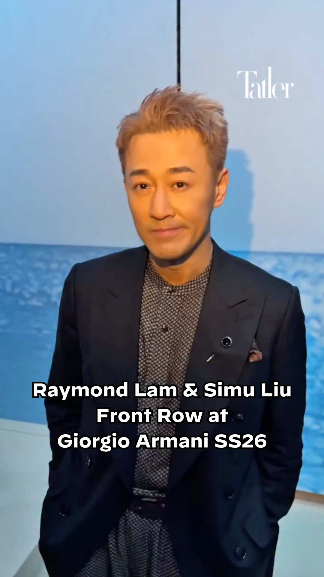 Raymond Lam and Simu Liu spotted front row at Giorgio Armani’s SS26 menswear show. Think fluid tailoring, soft blues, and breezy fabrics—Armani at its finest. #GiorgioArmani #GiorgioArmaniSS26 #Menswear #FashionShow #SimuLiu #RaymondLam #ArmaniStyle #SS26 #RunwayFashion #FrontRowFashion #LuxuryFashion
