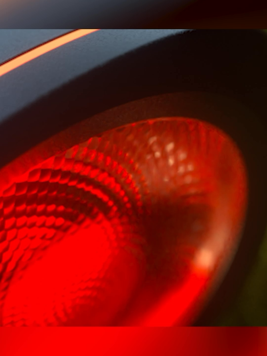 Gør haven episk med 16 mio. farver 🌈💡 Spotlys der tåler alt vejr og styres med stemmen! Hvilken farve ville du vælge? 👇 #SmartHome #Havelys #RGBMagic #goveelights #govee #goveenordic