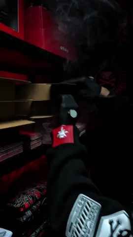 Kalau disuruh milihin Ayang pilih yang mana? 🫣😱 #CapCut #capcutvelocity #paydaysale #payday #wibgajian #fyp #payton #asmr #TikTokFashion #varsity #kaos #amsrsounds #tshirt #viral #skena #packingorders #trending #regularfit #skenaoutfit #oversize 