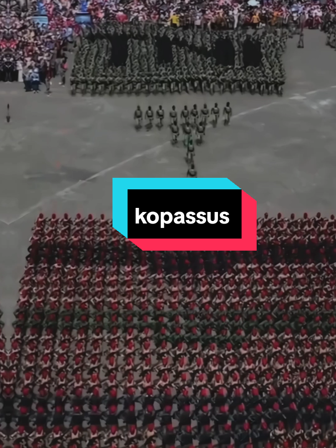 Kopassus (Komando Pasukan Khusus) pernah disebut sebagai pasukan khusus terbaik ke-3 di dunia, berdasarkan pemeringkatan yang dilakukan oleh Discovery Channel Military pada tahun 2008. Peringkat tersebut menempatkan Kopassus di bawah Special Air Service (SAS) dari Inggris dan Mossad dari Israel.  Berikut beberapa poin terkait pernyataan tersebut: Peringkat 3 Dunia: Pada tahun 2008, Kopassus masuk dalam 3 besar pasukan khusus terbaik dunia, di belakang SAS Inggris dan Mossad Israel menurut Discovery Channel Military.  Faktor Penilaian: Pemeringkatan ini didasarkan pada berbagai faktor, termasuk kemampuan tempur, intelijen, dan reputasi secara keseluruhan.  Grup 3 Kopassus: Grup 3/Sandi Yudha memiliki spesialisasi tambahan yaitu intelijen, berbeda dengan Grup 1 dan Grup 2 yang lebih fokus pada operasi tempur.  Pentingnya Kualitas: Peringkat ini menunjukkan bahwa Kopassus memiliki kualitas dan kemampuan yang diakui secara internasional, meskipun bukan yang pertama.  Kopassus Saat Ini: Meskipun pernah mendapat peringkat tinggi, penting untuk diingat bahwa pemeringkatan ini bersifat dinamis dan dapat berubah seiring waktu.  #kopassus #kopasus #kopasusindonesia☠️🇮🇩 #tniindonesia🇮🇩 #military #pasukanelit_indonesia #global #dunia #foryou #fyppp #fyppageforyou #fypシ 