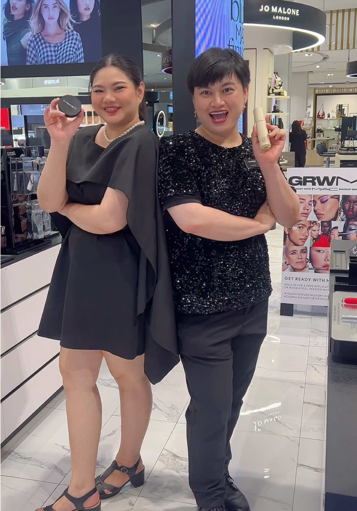 พวกเรา MAC สาขาเซ็นทรัลบางนายินดีให้บริการค่ะ แล้วมาพบกับเราได้ทุกวันนะคะ #GRWMAC #MACLipCombo  #MACStudioFix #MACTrainingTH2H6 #WEARMAC #MACCosmetics #MACArtistThailand #MACCosmeticsThailand #MacVivaGlam  #macthailand 