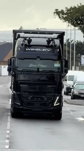 Welcome to the fleet🤭🤭🤭#youngtrucker #freightlogistics #volvotruck #007 @BossPlayer 