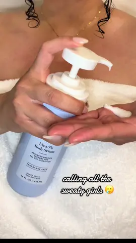 As a certified sweaty girl, summertime + hydrated skin can sometimes be a struggle 😭 but I love how @Naturium ‘s Urea body serum is so lightweight and absorbs without any stickiness, oiliness, or residue. Keeps me moisturized on a hot summer day without feeling like I’m sweating through my lotion 🫣 also doesn’t clog my pores or make my KP worse! 💗 #naturium #naturiumskincare #urea #ureacream #showertok #skincareroutine #bodycare #bodycareproduct #selfcaretips #selfcarefinds #ultabeauty #bodylotion #bodymoisturizer #lightweightmoisturizer #kp #keratosispilaris 
