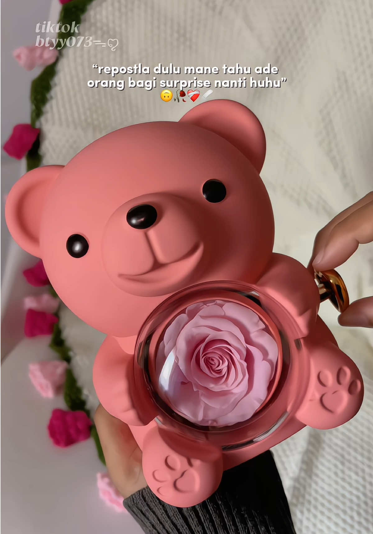 bestnya kalau dapat surprise macam ni kan :’) #surprise #surprisegiftbox #hadiahuntukgirlfriend #giftforher #surpriseforher 