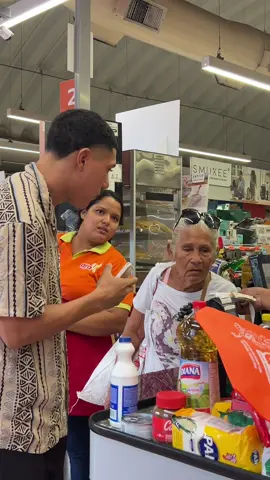 Le pedí para una leche… y terminé pagando TODO su mercado 😭#parati 