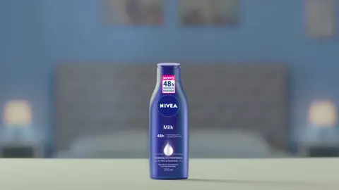 💧Pele Hidratada por Muito Mais Tempo! #CuidadosComAPele #NIVEA #HidrataçãoProfunda Confira o KIT NIVEA Loção Hidratante Milk 400ml (2 Unidades) para pele seca a extrasseca com 20% de desconto! Ideal para hidratar intensamente e manter a pele macia o dia todo!