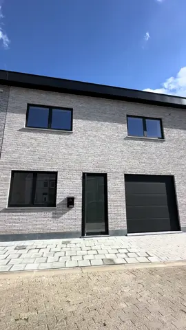 ‼️TE KOOP‼️ 📍 Durmen, 9240 Zele Www.woonhoekvastgoed.be 09 310 77 07 #vastgoed #belgie #woonhoekvastgoed #Home #realestate #hometour #belgium #tekoop #forsale #housetour #trendy #oostvlaanderen #energiezuinig #modern #nieuwbouw #benwoning #luxurylife 
